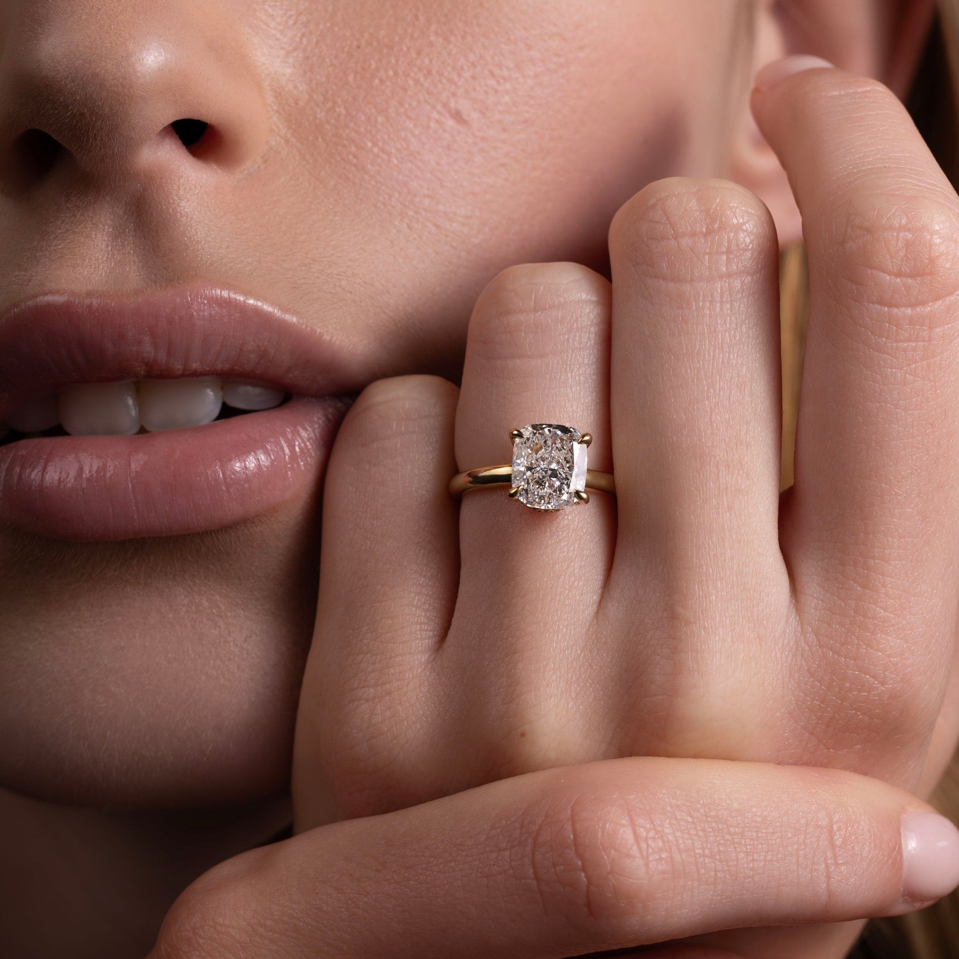 Solitaire-Oval Lab Grown Diamond Engagement Ring