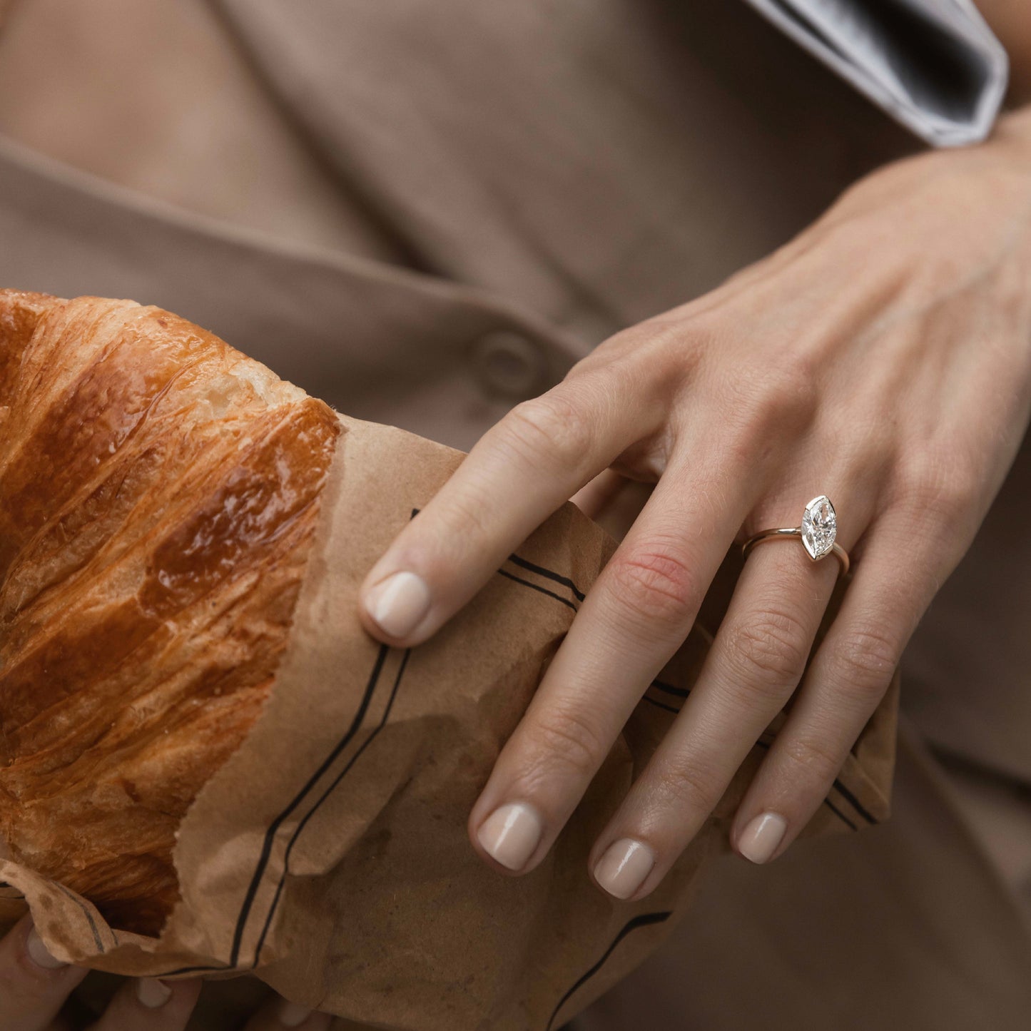 Solitaire-Oval Lab Grown Diamond Engagement Ring