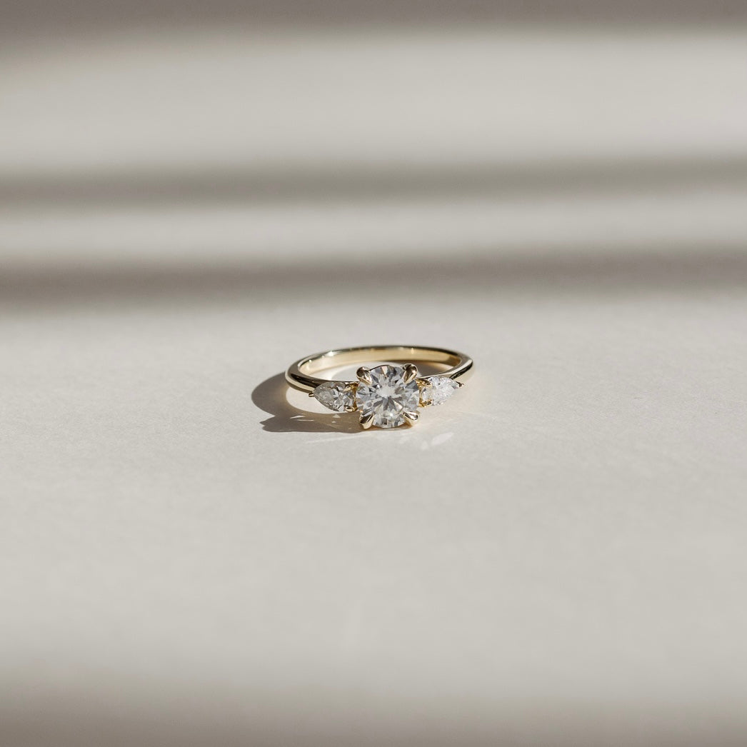 Solitaire-Oval Lab Grown Diamond Engagement Ring