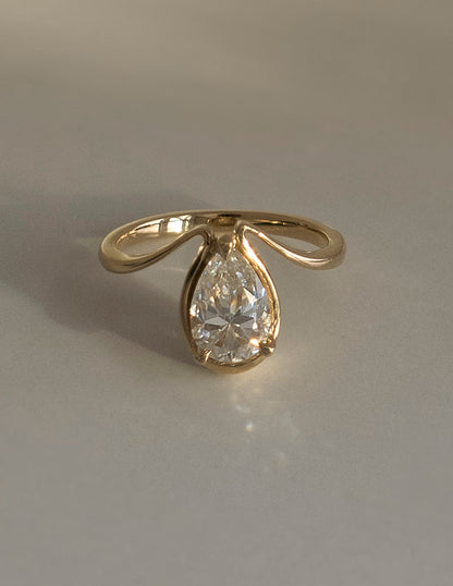 Solitaire-Oval Lab Grown Diamond Engagement Ring