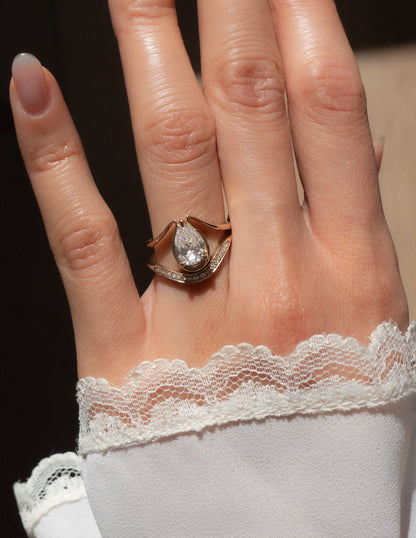Solitaire Tear Drop Shank-Pear Lab Grown Diamond Engagement Ring