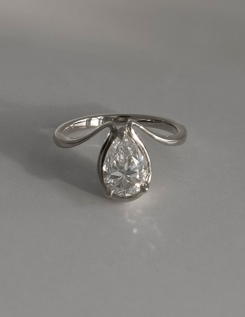 Solitaire-Oval Lab Grown Diamond Engagement Ring