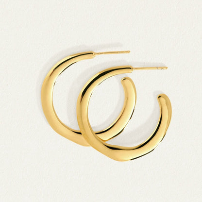 Elegantly Styled Solid Gold Hoop Earrings 3
