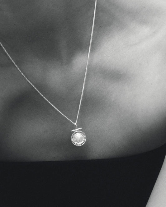 Elegant Round Pendant Necklace in Sterling Silver