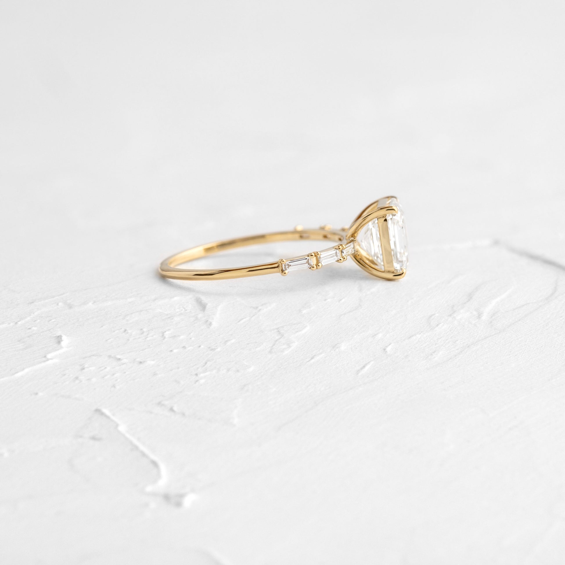 Solitaire-Oval Lab Grown Diamond Engagement Ring