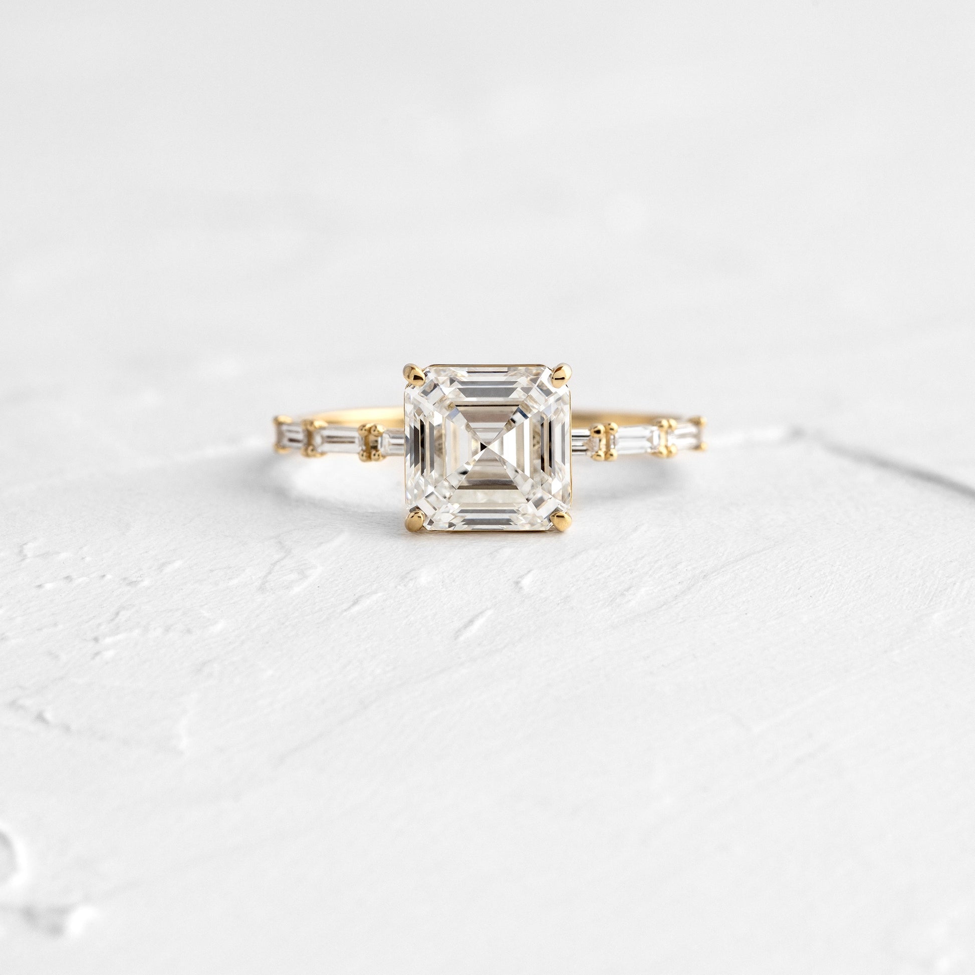 Solitaire-Oval Lab Grown Diamond Engagement Ring