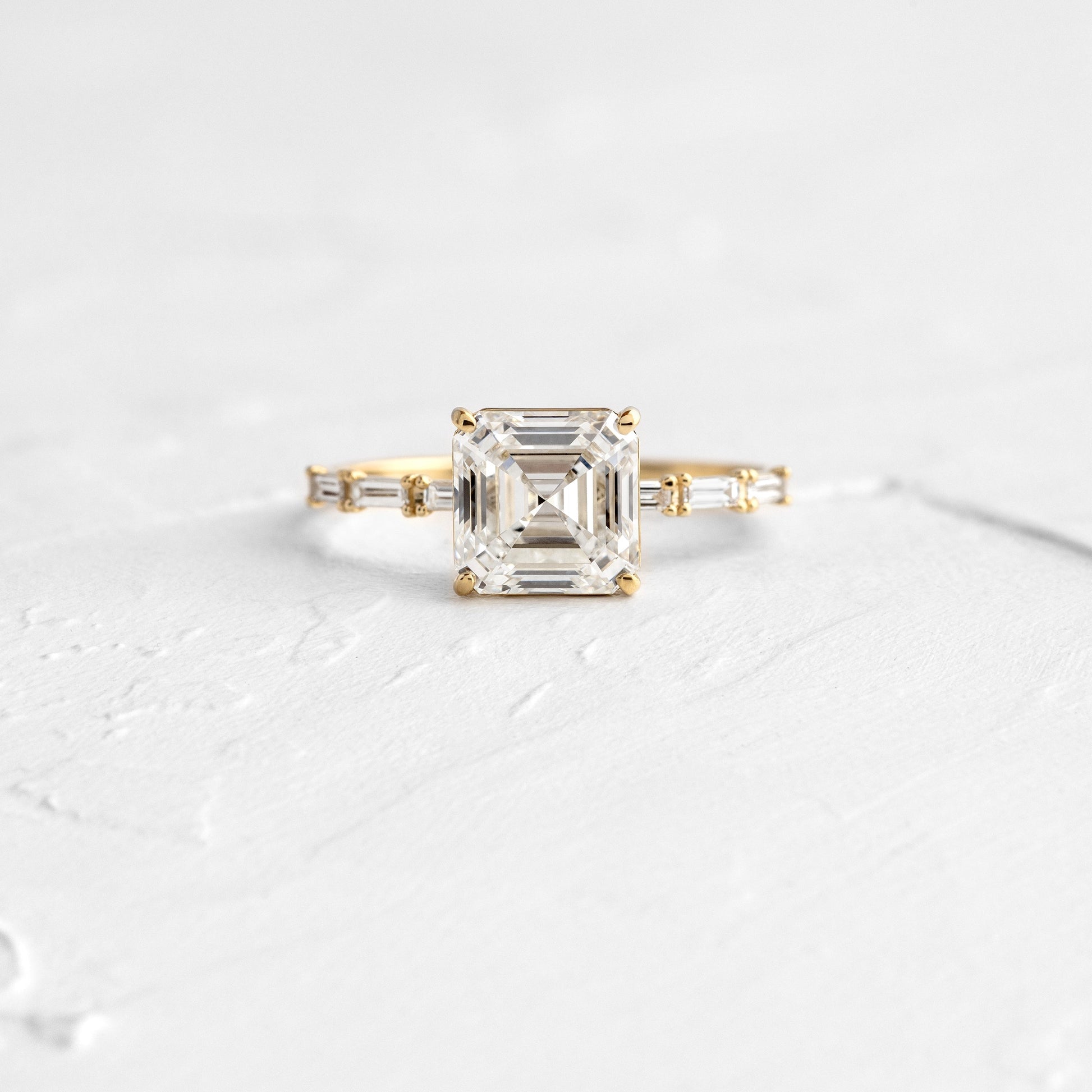 Solitaire-Oval Lab Grown Diamond Engagement Ring