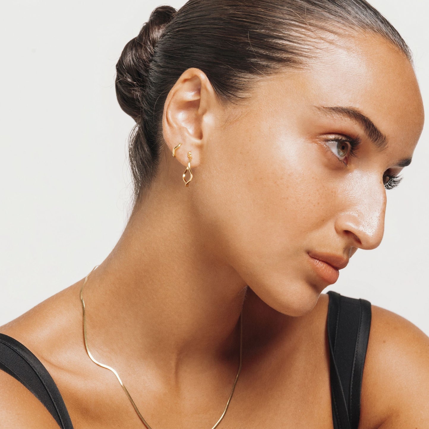 Gold Verve Wave Hoop Earrings 9