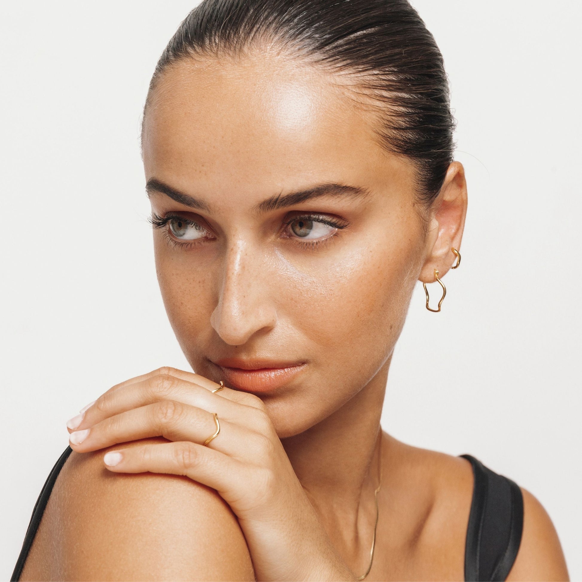 Gold Verve Wave Hoop Earrings 3