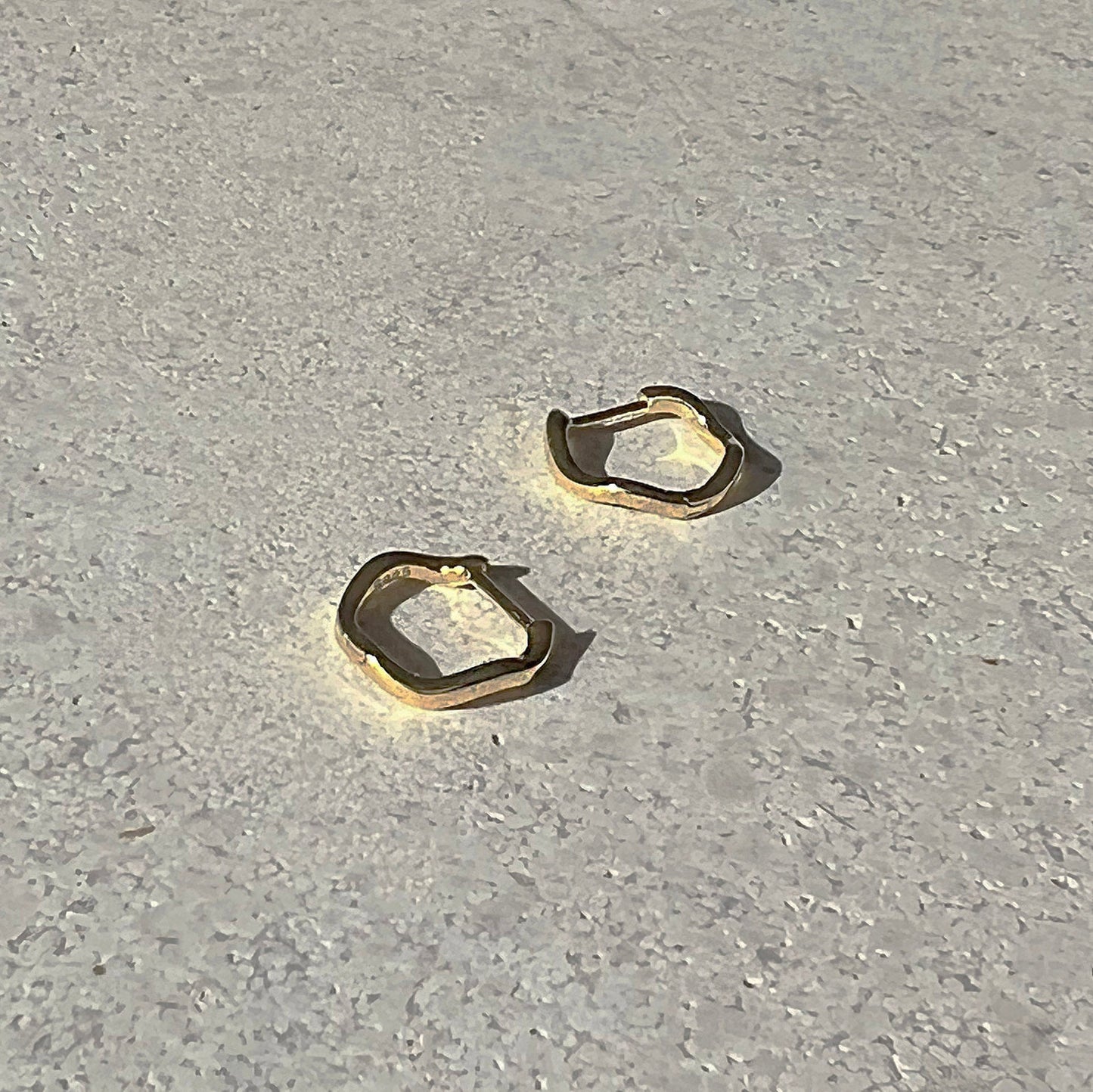 Gold Verve Wave Hoop Earrings 10