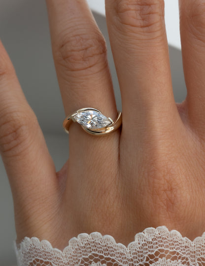 Solitaire-Oval Lab Grown Diamond Engagement Ring
