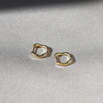 Gold Verve Wave Hoop Earrings 4