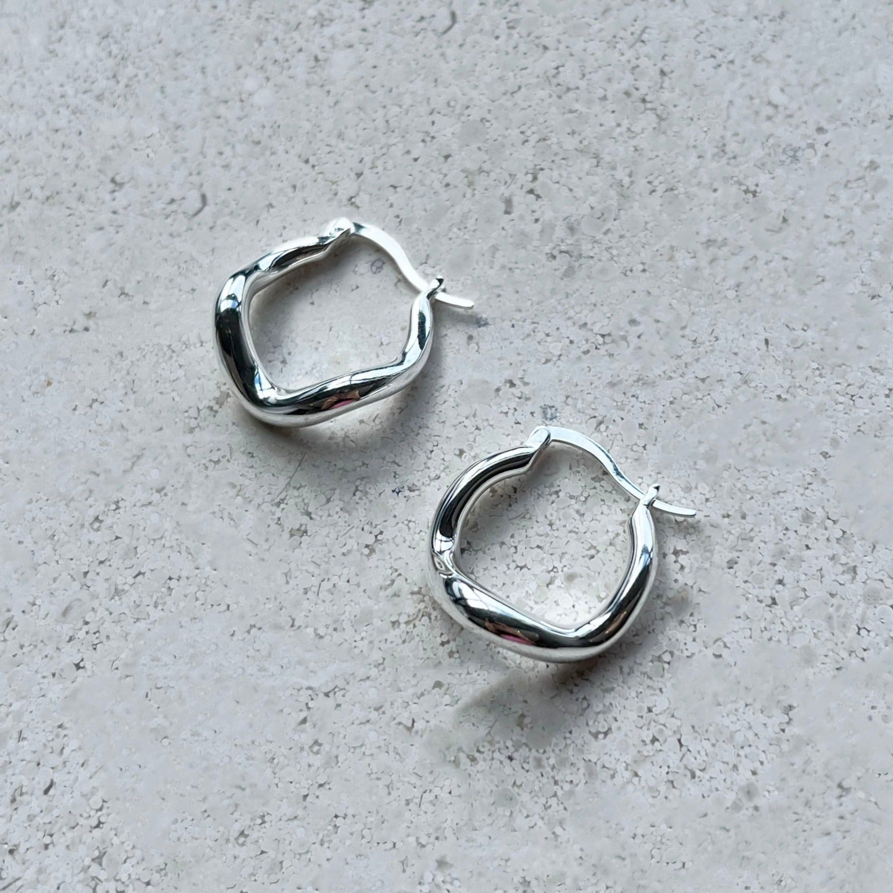 Uneven Round Hoop Earrings