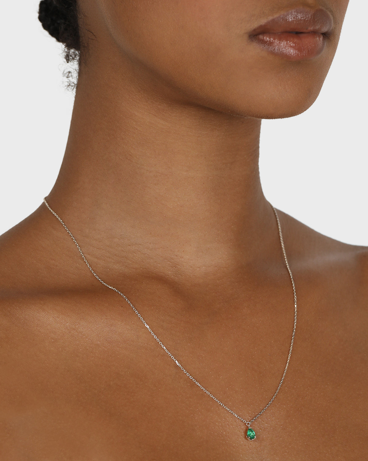 0.50 CT Pear Shaped Emerald Pendant Necklace 5