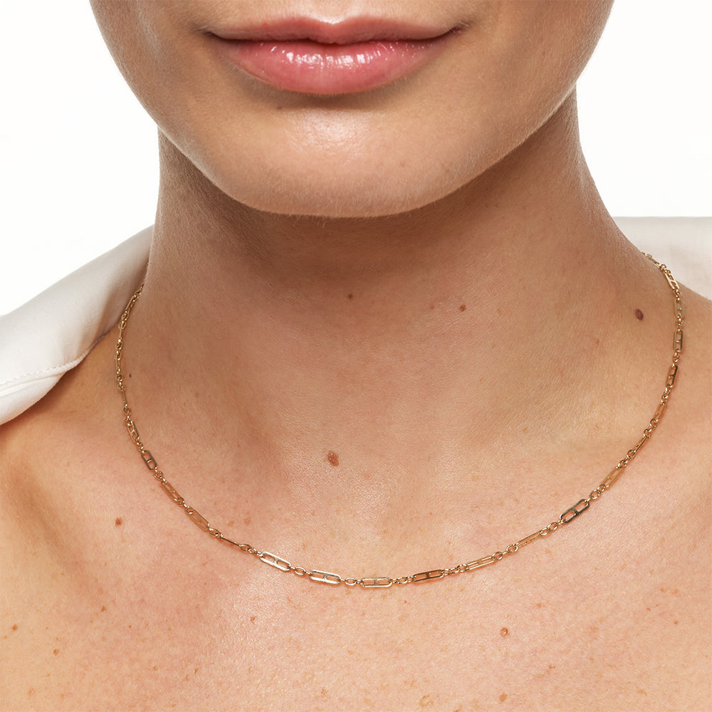 Elegant Gold Paperclip Chain Necklace