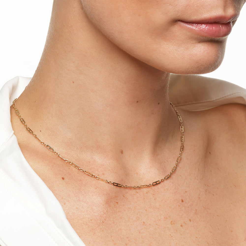 Elegant Gold Paperclip Chain Necklace