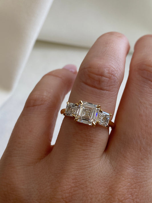 Solitaire-Oval Lab Grown Diamond Engagement Ring