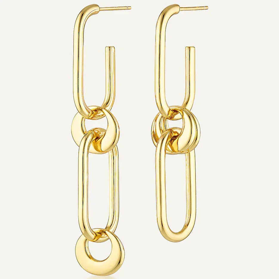 Golden Link Elegance: Elongated Statement Earrings 1