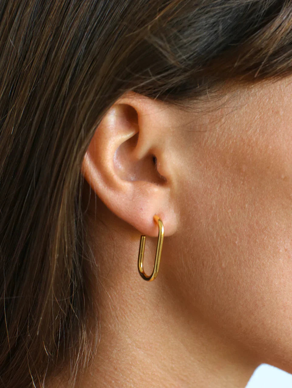 Golden Link Elegance: Elongated Statement Earrings 5