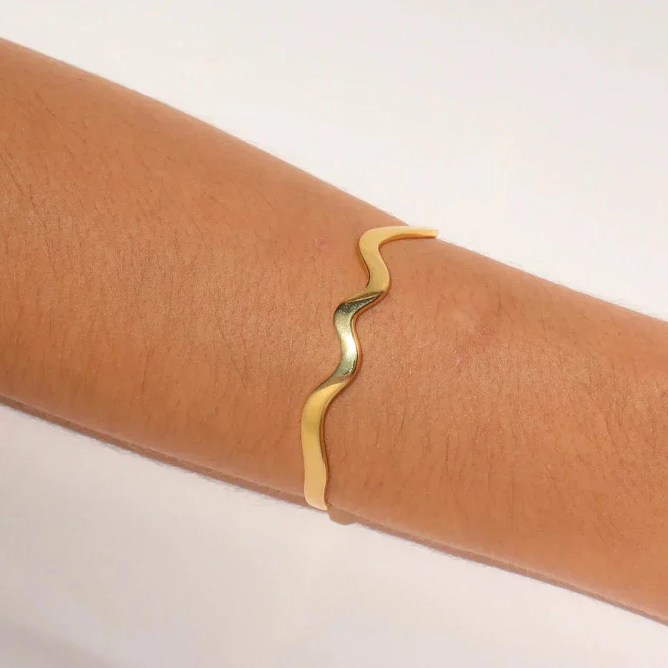 Elegant Wave Gold Open Cuff Bracelet