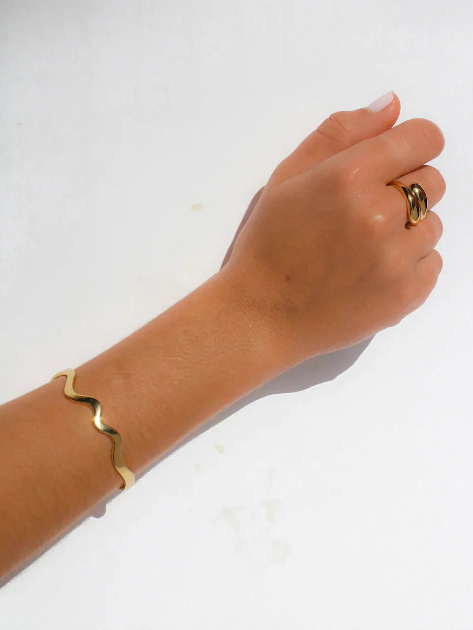 Elegant Wave Gold Open Cuff Bracelet 4