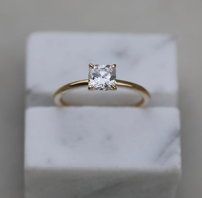 Radiant Elegance: 0.90 CT Cushion Lab-Grown Diamond Solitaire Ring 2