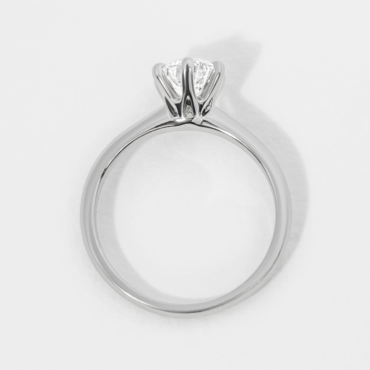 Solitaire-Round Lab Grown Diamond Engagement Ring