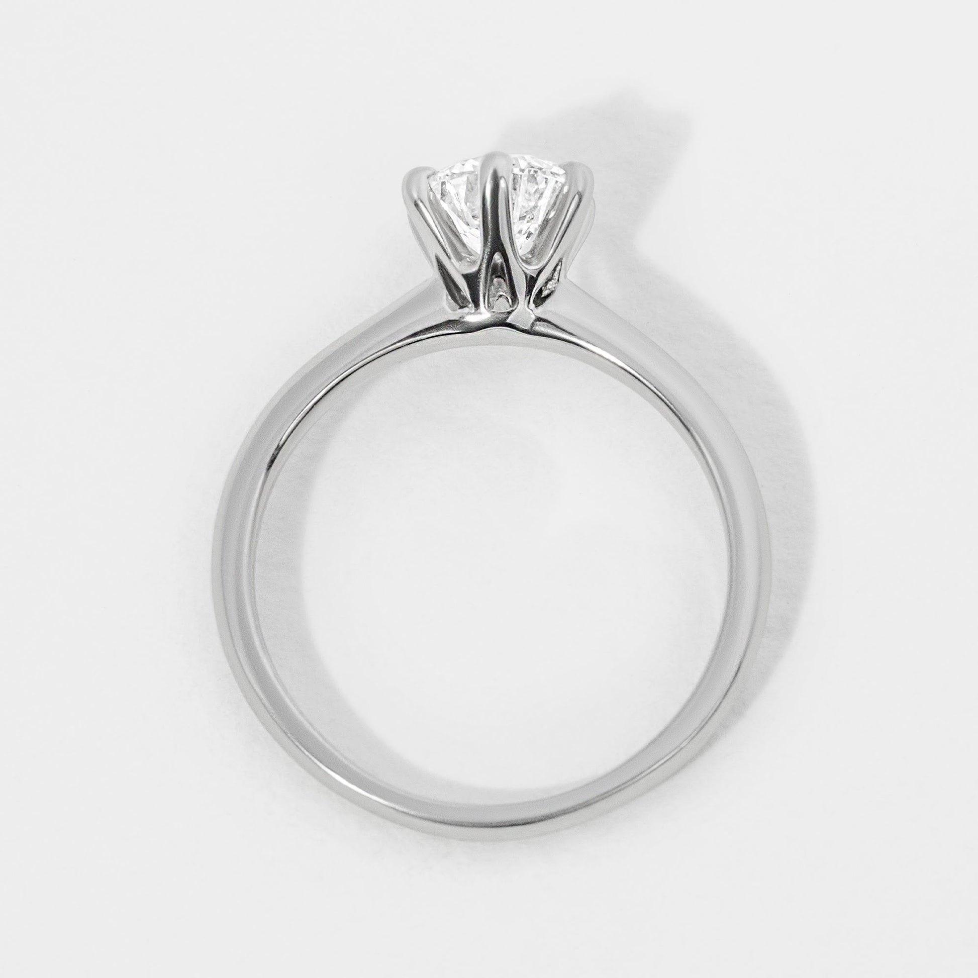 Solitaire-Round Lab Grown Diamond Engagement Ring