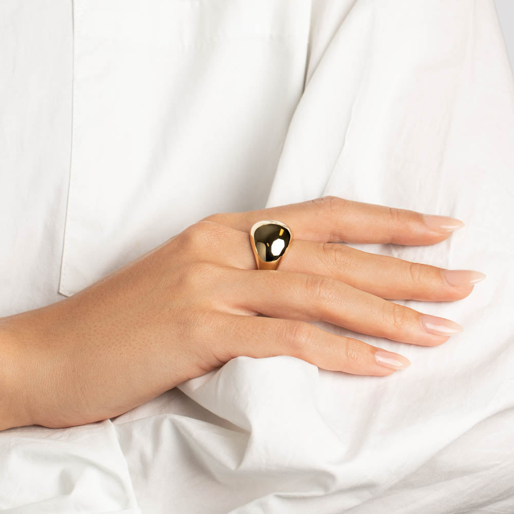 Timeless Elegance: Gold Ball Dome Wedding Band