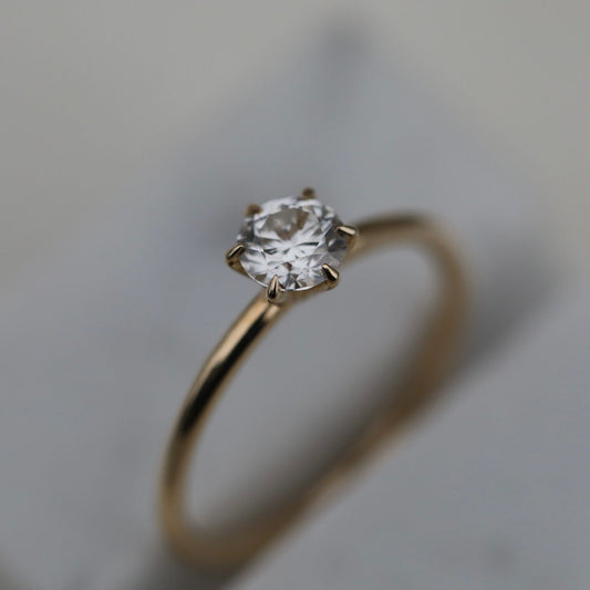 0.75 CT Round Lab-Grown Diamond Solitaire Engagement Ring in Gold Elegance