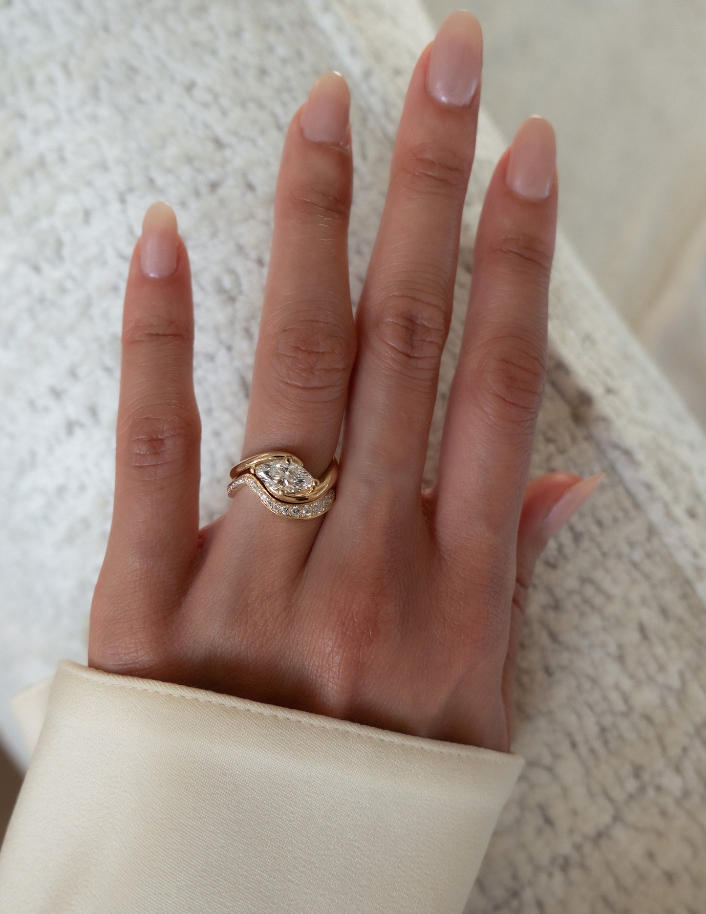 Solitaire Rapture & Pave Band- Oval Lab Grown Diamond Bridal Set
