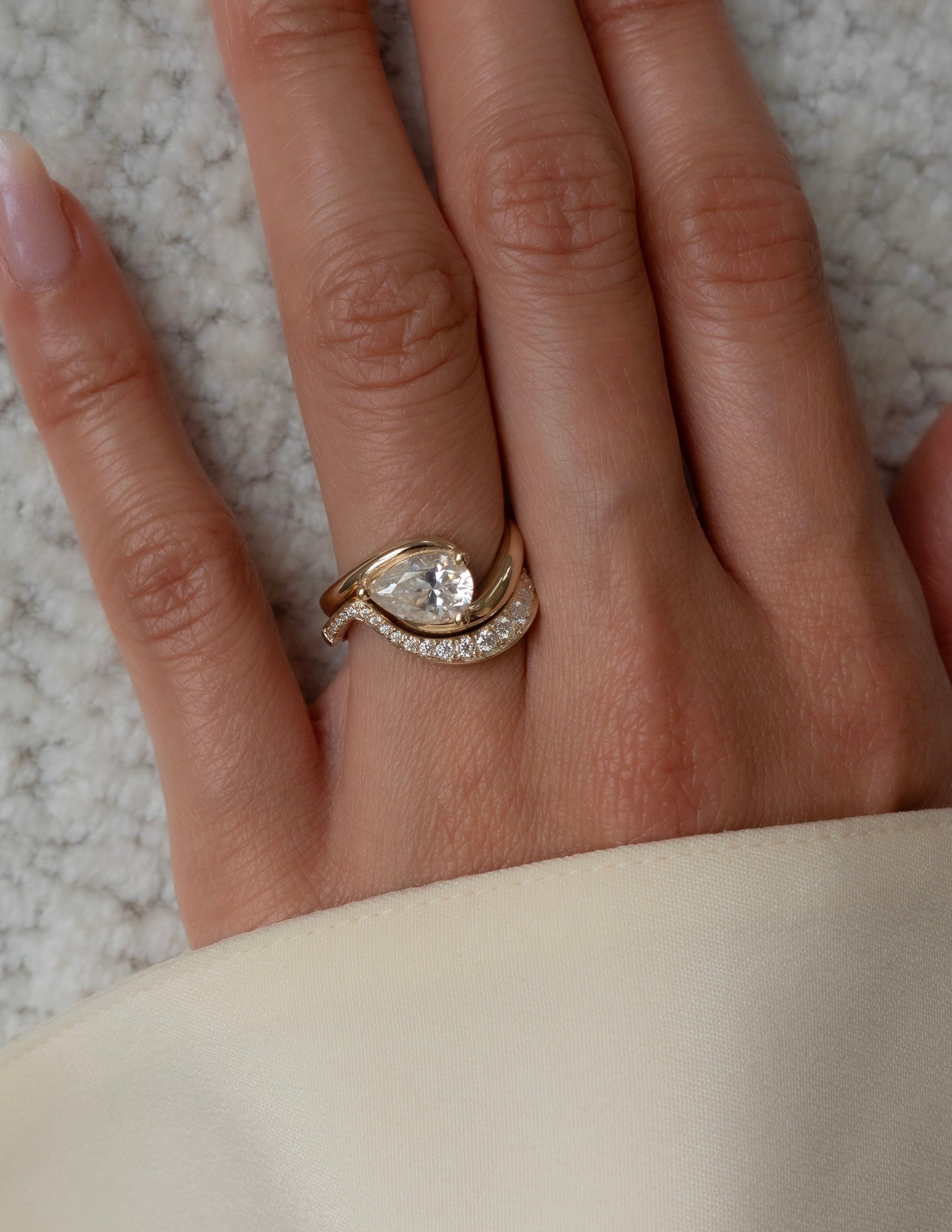 Solitaire Rapture & Pave Band- Oval Lab Grown Diamond Bridal Set