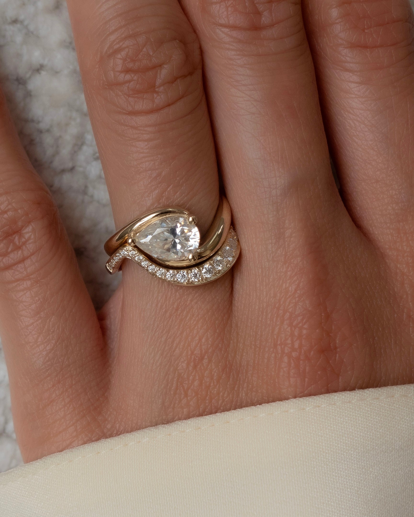 Solitaire Rapture & Pave Band- Oval Lab Grown Diamond Bridal Set