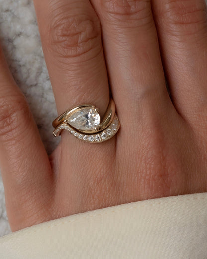 Solitaire Rapture & Pave Band- Oval Lab Grown Diamond Bridal Set