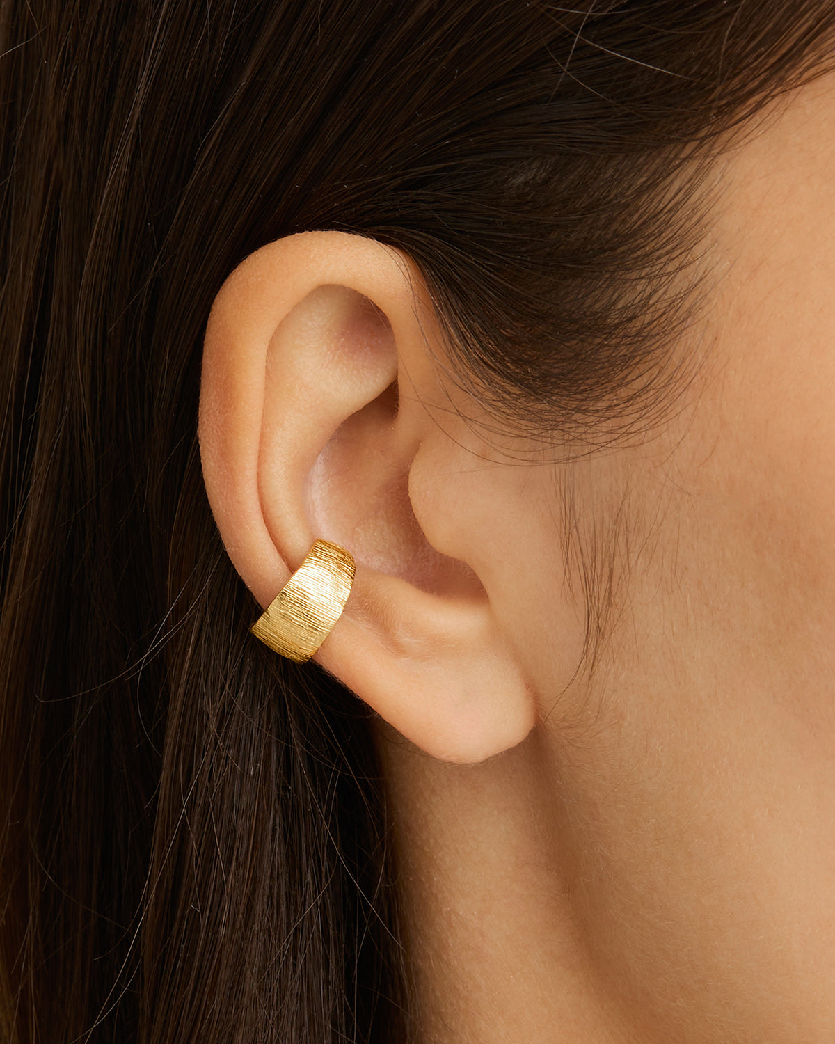 Elegant Textured Gold Ear Cuff 2