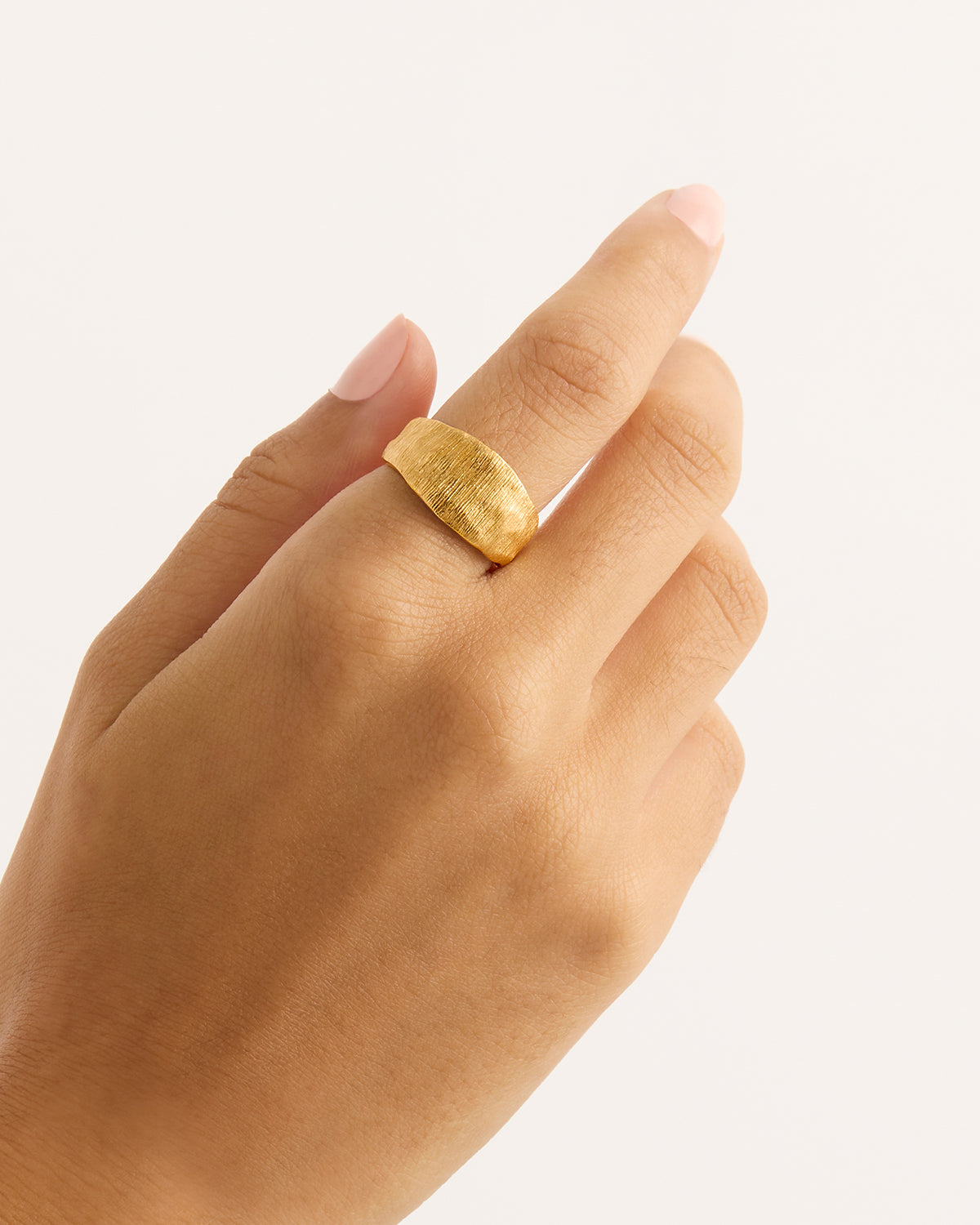 Rustic Elegance: Textured Gold Half-Open Band 2