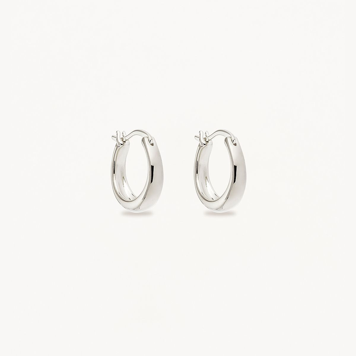 Golden Elegance: Petite Round Hoop Earrings 3