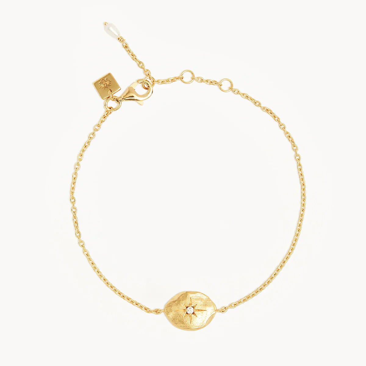 Elegant Gold Bracelet with 0.02 TCW Round Lab-Grown Diamond 1
