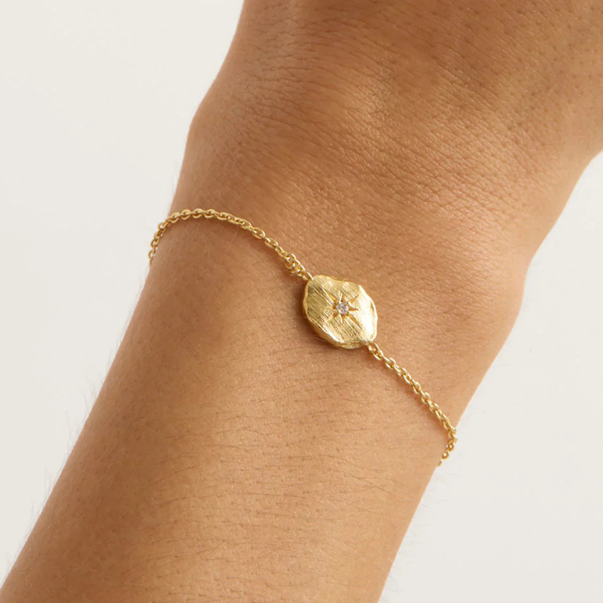 Elegant Gold Bracelet with 0.02 TCW Round Lab-Grown Diamond 3