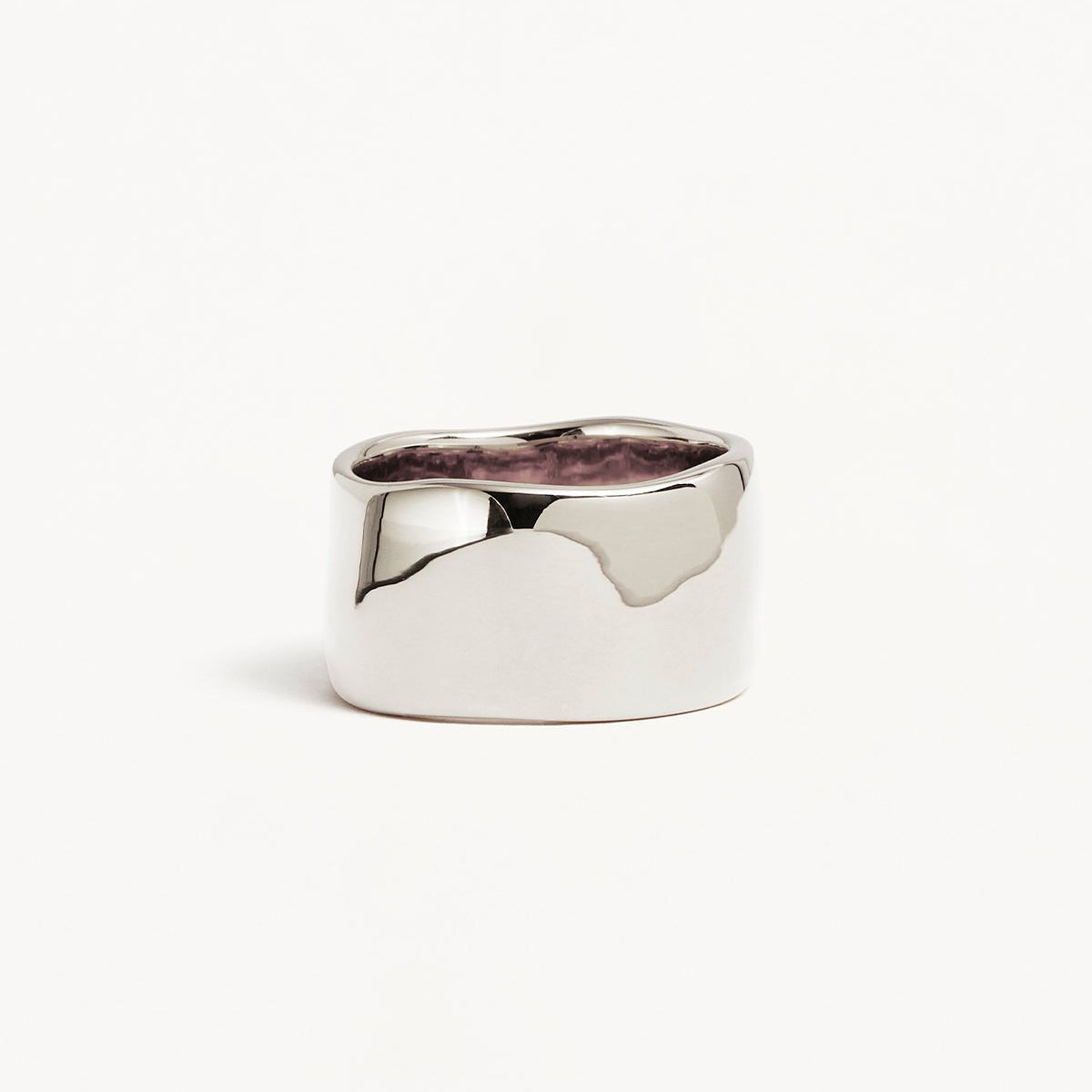 Elegant Gold Ripple Wedding Band 4