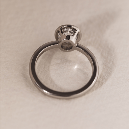 Solitaire-Oval Lab Grown Diamond Engagement Ring
