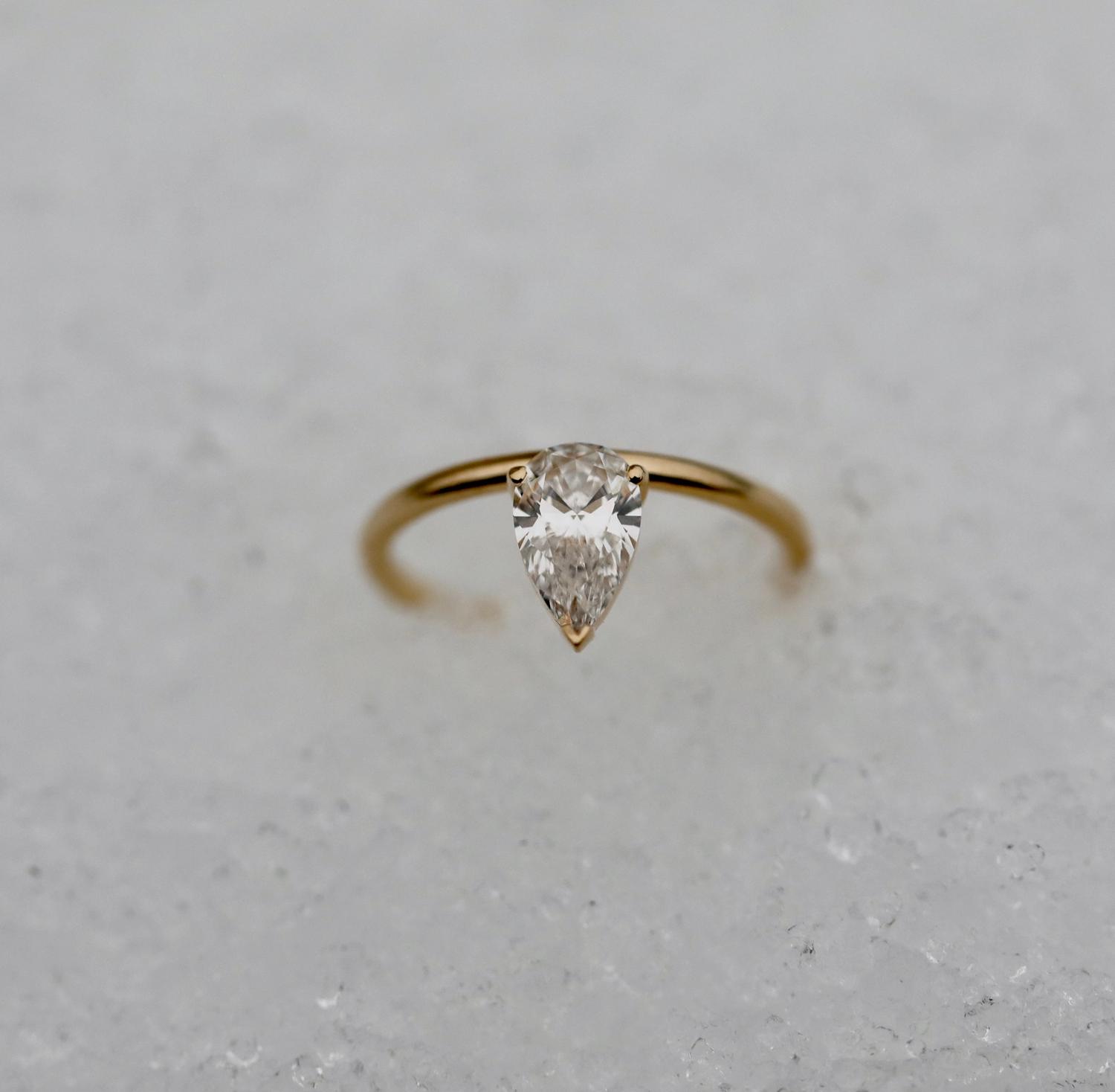 Radiant 0.93 CT Pear-Shaped Lab-Grown Diamond Engagement Ring