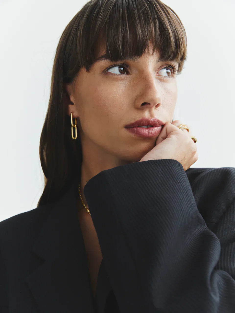 Golden Elegance: Chic Elongated Link Drop Earrings 3