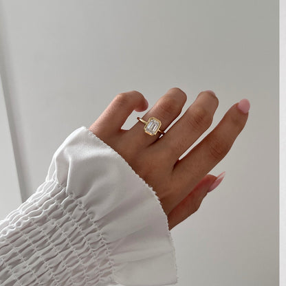 Solitaire-Oval Lab Grown Diamond Engagement Ring