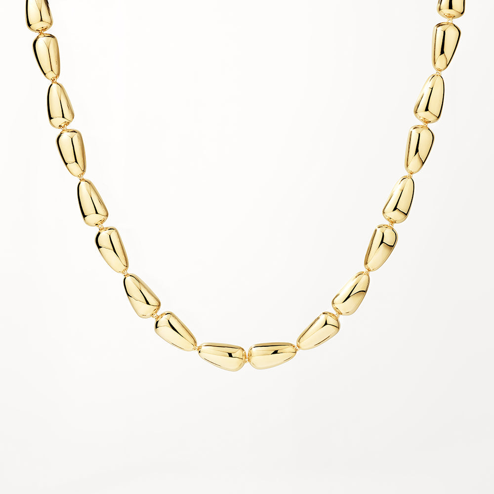Golden Teardrop Elegance Necklace 1