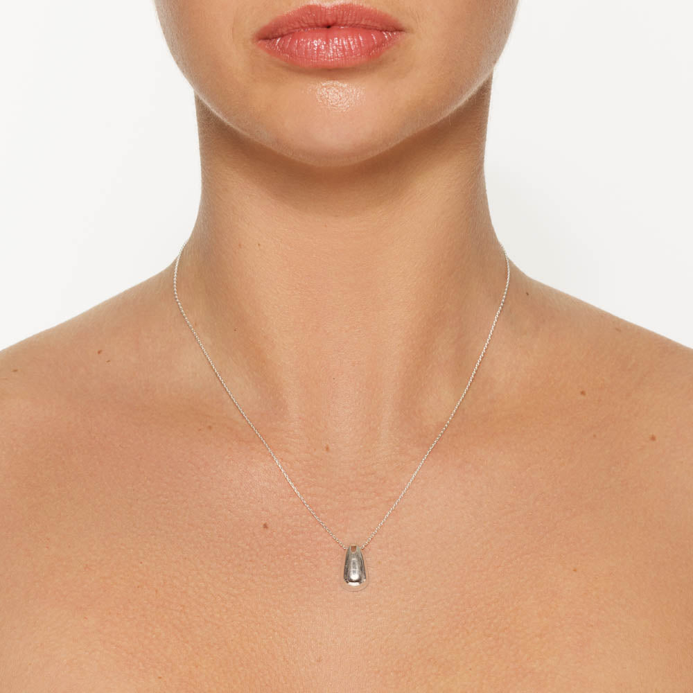 Elegant Silver Teardrop Pendant Necklace