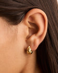 Load image into Gallery viewer, Elegant Curved Gold Stud Earrings
