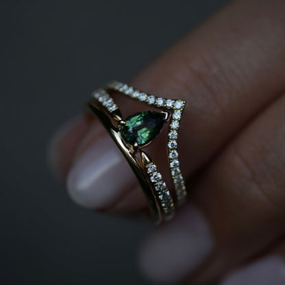 Elegant 0.225 TCW Round Lab-Grown Diamond V-Shaped Wedding Band 8
