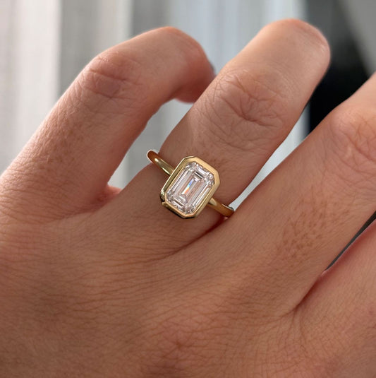 Solitaire-Oval Lab Grown Diamond Engagement Ring