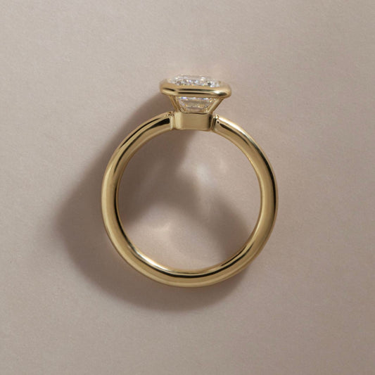 Solitaire-Oval Lab Grown Diamond Engagement Ring